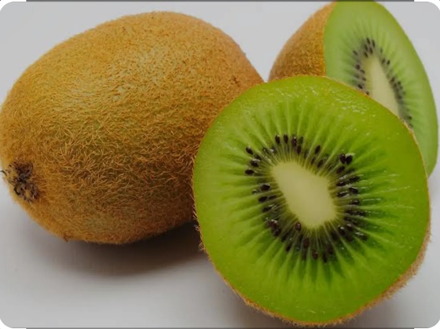 Kiwi: Vitamin C and Antioxidants Kiwi is another vitamin C-rich fruit that aids in collagen production. The antioxidants in kiwi help fight off oxidative stress, which can lead to premature aging. Including kiwi in your diet can promote elasticity and a youthful glow.