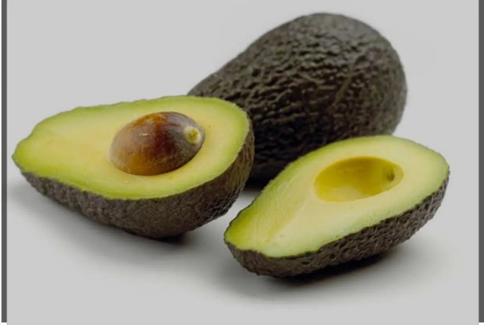 Avocado: A heart-healthy marvel rich in monounsaturated fats, potassium, and essential vitamins. With antioxidants and fiber, avocados support heart health, lower LDL cholesterol, and promote overall cardiovascular wellness. Embrace their versatility in salads, guacamole, and smoothies for a delicious and nutritious addition to your heart-healthy diet. 🥑❤️